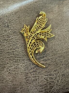 Gold Leaf-Style Metal Brooch